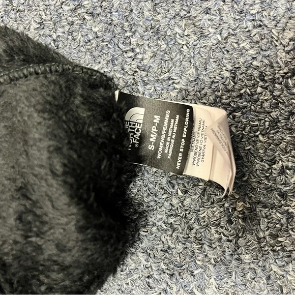 The North Face Women's Osito Black Beanie - Picture 4 of 6